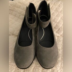 Cute dansko Maryjane’s, grey suede. Size 38. Worn twice.